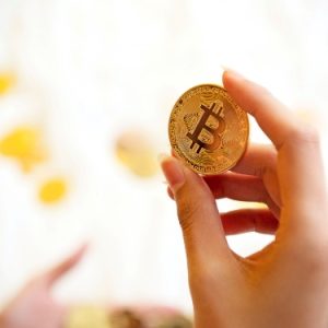 お金を引き寄せの法則を使って手に入れる方法