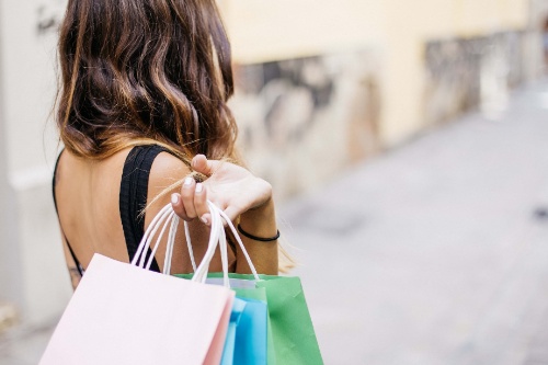 何をしても心が満たされない…その空虚感の正体は5つの思い込み